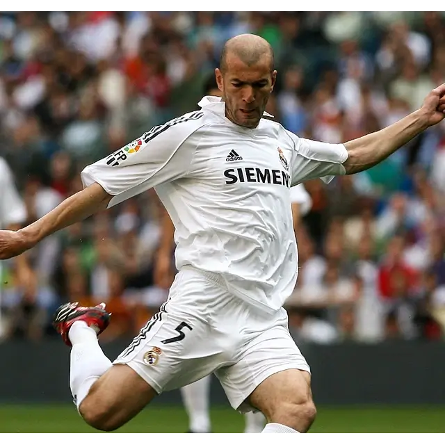 Camisola principal Real Madrid 2005/2006 - Zidane 5 - Versão Torcedor
